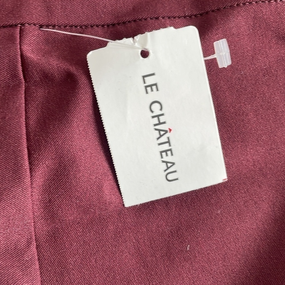 Sz4 Le Chateau Modern Fit Flare Leg Flat Front Pull on pant in burgundy NWT - Picture 7 of 7